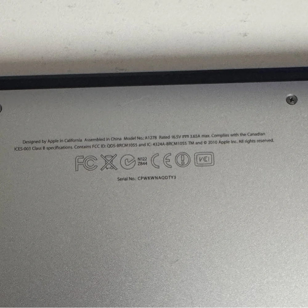 Apple MacBook Pro Laptop A1278 Silver – For Parts / Repair